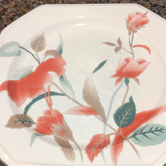 3 Mikasa Dinner Plates Silk Flowers, GUC 🌺🌷 - Picture 4 of 5